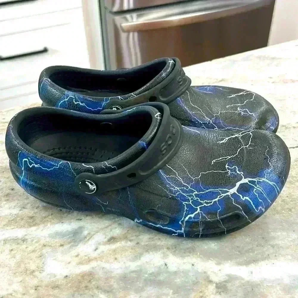 Crocs Bistro Lightning Bolts Size Women 6 or Men 4